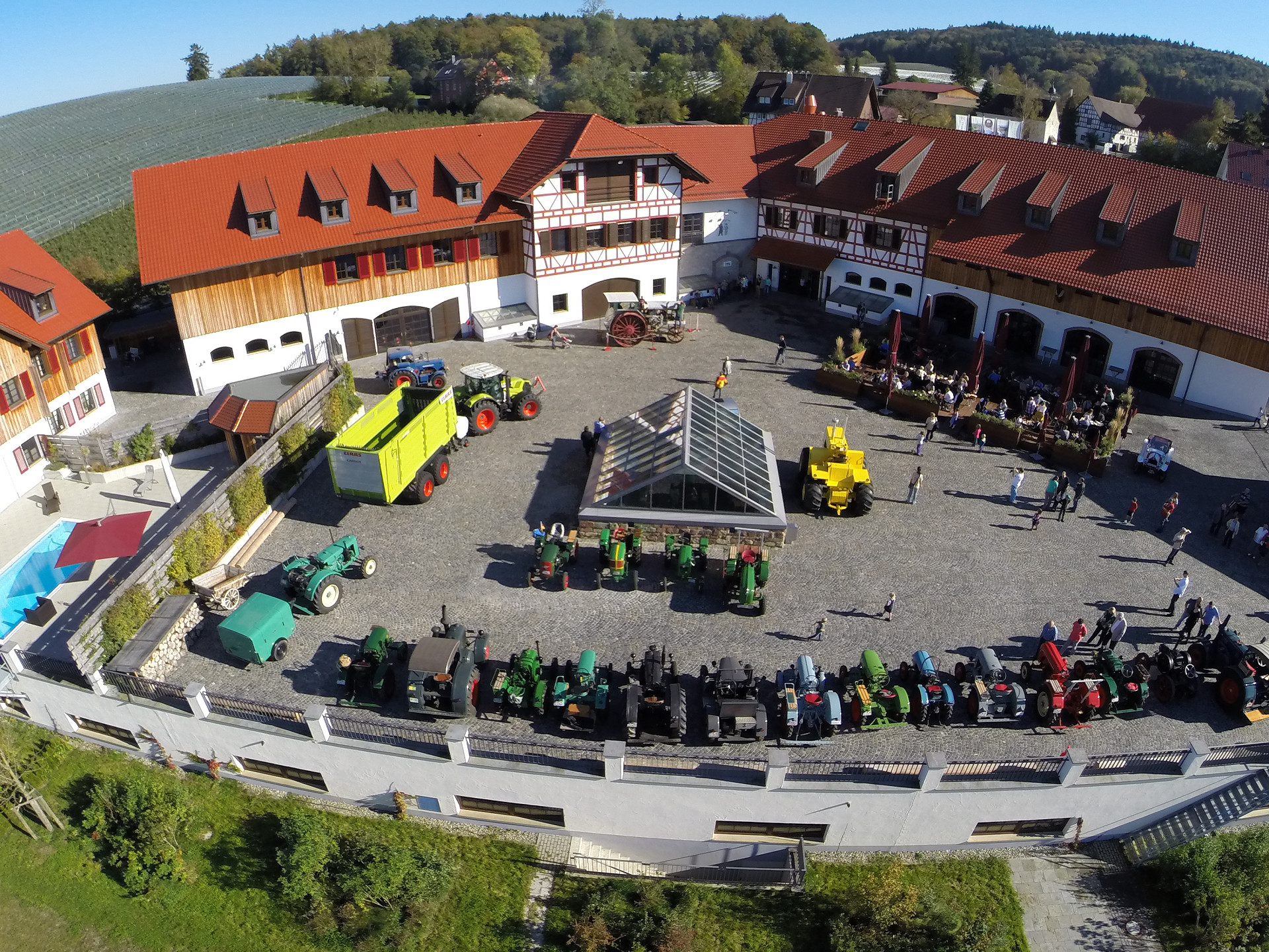 
          Auto & Traktor Museum
          Bild 1