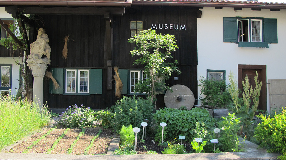
        AlpenStadtMuseum
        Bild 1