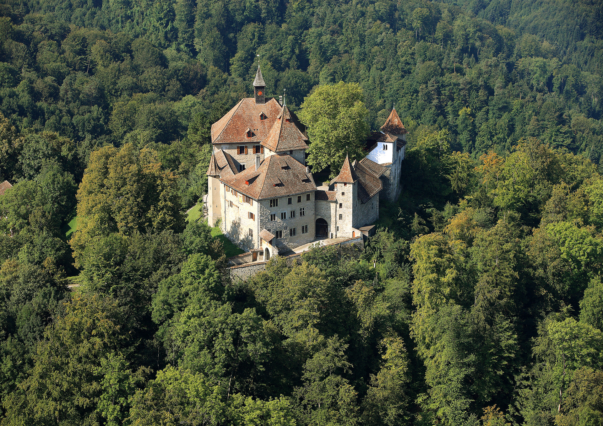 
          Museum Schloss Kyburg
          Bild 1