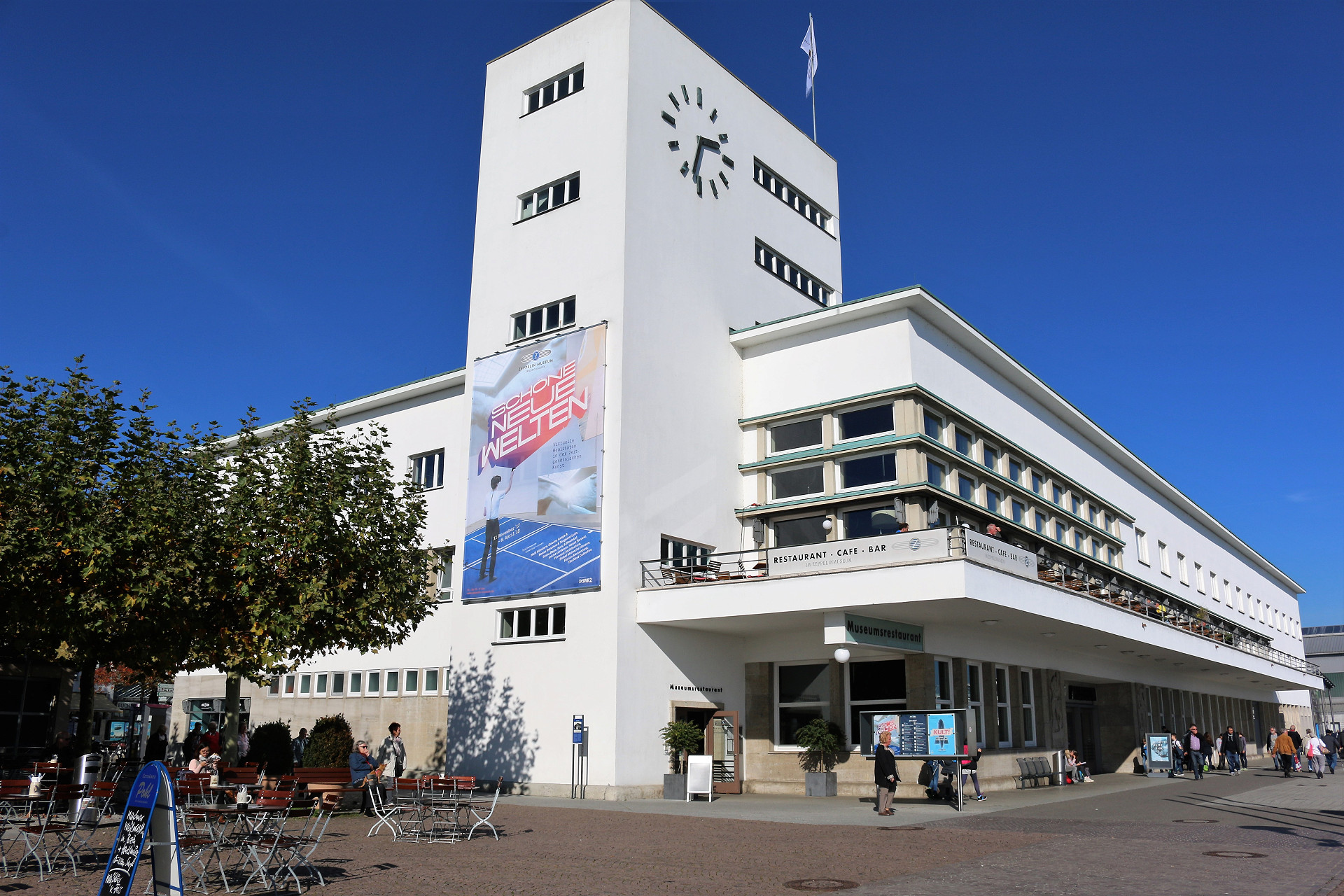 
          Zeppelin Museum Friedrichshafen
          Bild 1